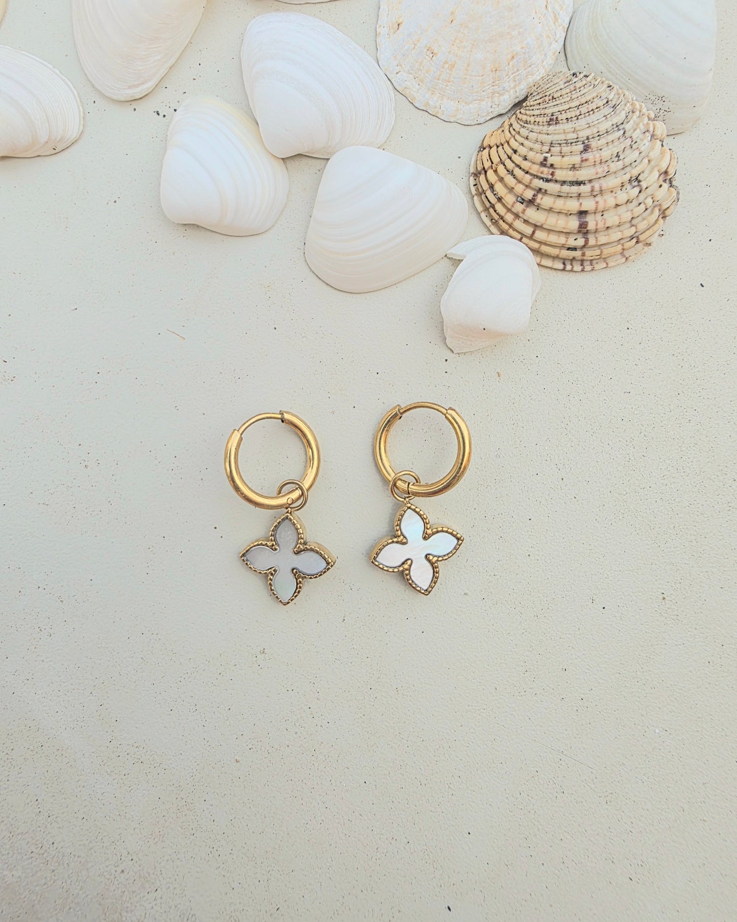 Maya hoops